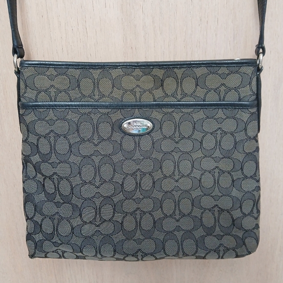 Coach Greyblack Signature Print Large Crossbody Handbag. - Picture 10 of 10